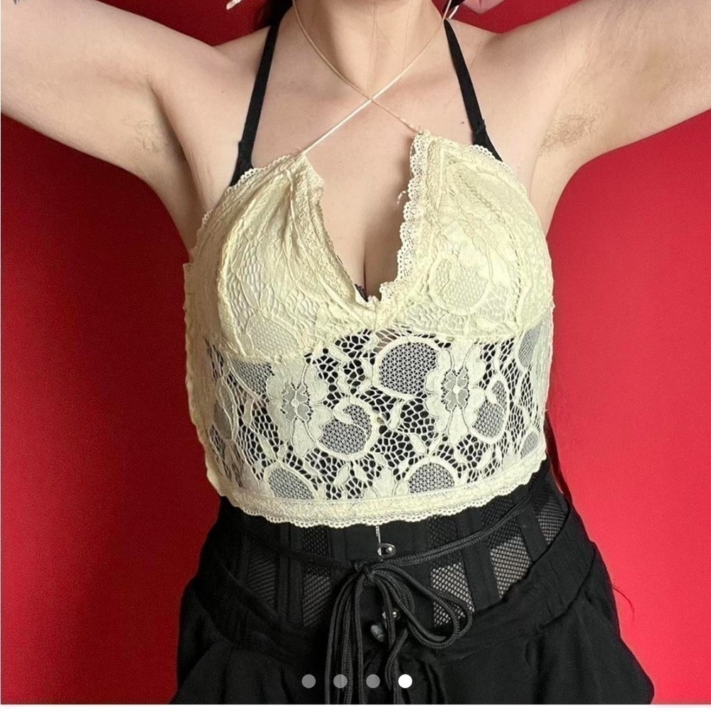 Cream lace bustier crop with string ties π€π€ββββββββββββββββββββββββββ - Picture 4 of 4